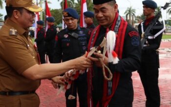 Kirab Pasukan Brimob II Di Tenggarong Tampilkan Semangat Juang Dan Dedikasi