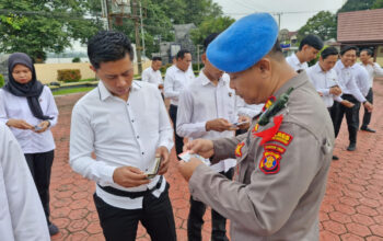 Tingkatkan Disiplin, Propam Polres Kukar Adakan Pemeriksaan Ketertiban Personel