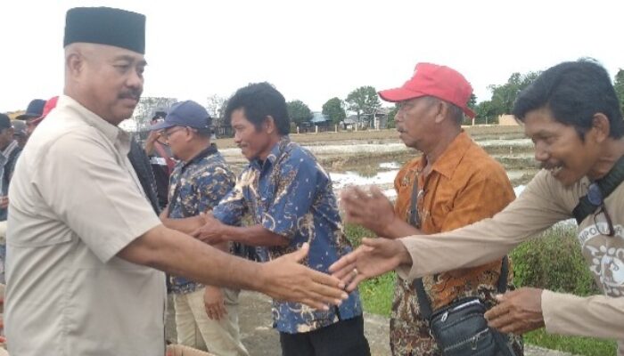 Dukung Kukar Jadi Lumbung Padi Di Kaltim, Bupati Edi Damansyah Serahkan Bantuan Alsintan Dari Kementan