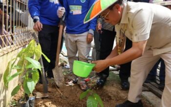 Mendes PDT Kunjungi Perkebunan Cokelat Desa Lung Anai Dan Resmikan Kantor Desa Sungai Payang
