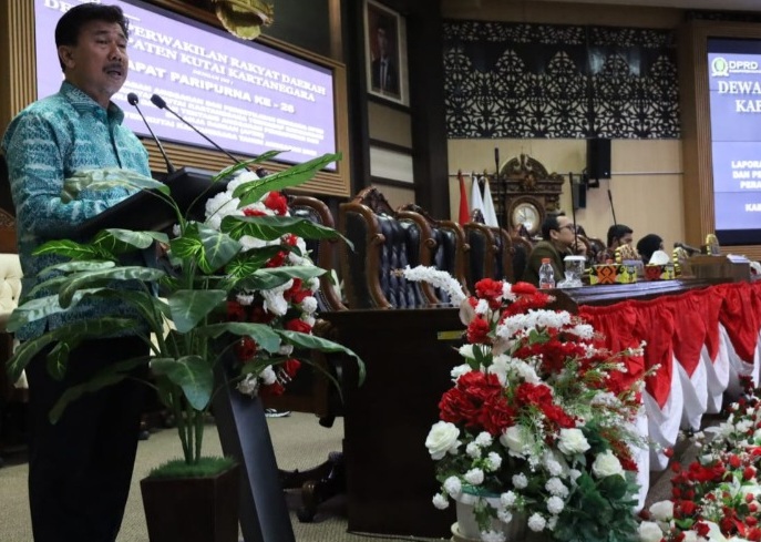 Sekda Sunggono hadiri pengesahan APBD Kukar Tahun Anggaran 2025