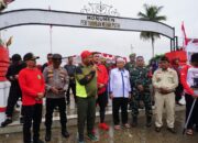 Bupati Lepas Peserta Napak Tilas Merah Putih Sanga Sanga