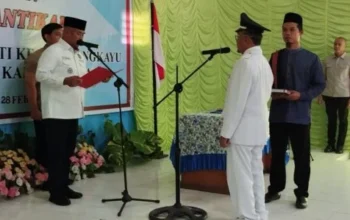Bupati Kukar Lantik Pj. Kepala Desa Makarti, Aris Bintoro Resmi Jabat Kades Sementara