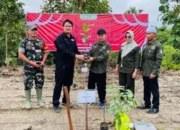Desa Muara Ritan Tanam 250 Pohon dalam Program FCPF-Carbon Fund 2025