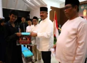 Perkuat Kebersamaan di Bulan Ramadan, Bupati Kukar Hadiri Buka Puasa Bersama dan Penyerahan Santunan di Kedaton Kutai